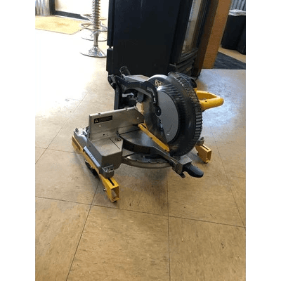 Dewalt 12" Compound miter saw