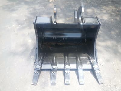 Deere 35G 35P 24" Tooth Bucket