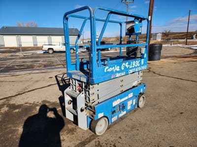 2014 Genie GS 1930 Scissor Lift - Image 1