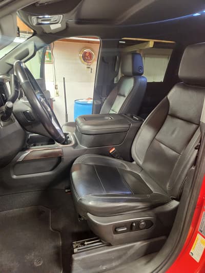 2021 GMC Sierra SLT 3500HD Crewcab Dually 4x4 - Image 12