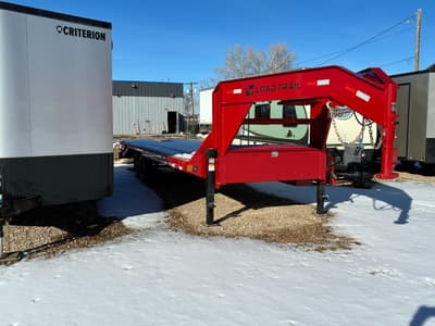 2026 Load Trail 102"x26' Gooseneck Deckover Trailer 14K GVW Max Ramps, Max Steps, LH Toolbox, 14 PLy Tires - Image 4