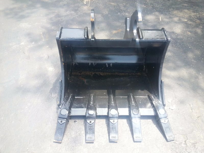Deere 35G 35P 24" Tooth Bucket