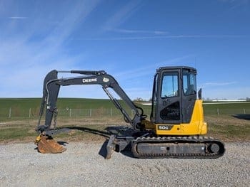 Deere 50G mini excavator w/ thumb
