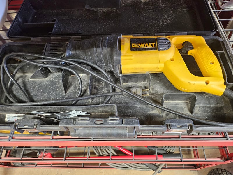 Dewalt Sawsall 120V